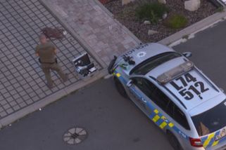 Detaily krvavého incidentu v Tanvaldu: Muž útočil paličkou, pak se měl pobodat, líčí svědci